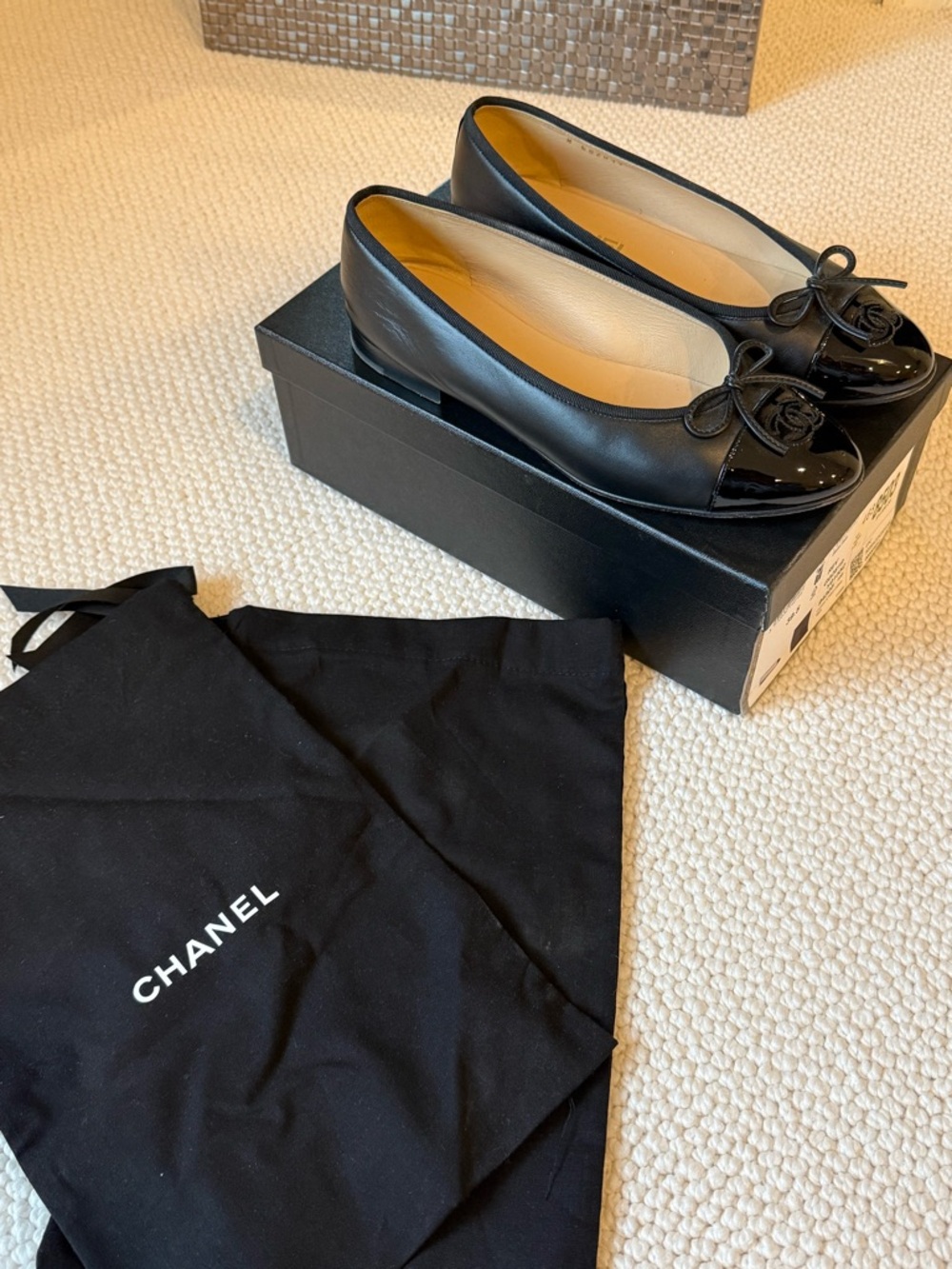 CHANEL Black Leather Ballet Flats with Patent Toe( dust bags and box included) - Picture 3 of 12